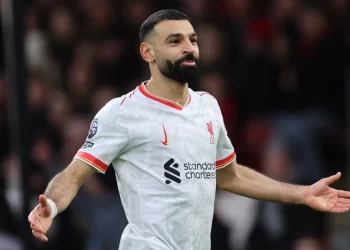 «Ξέφυγε» στο +9 η Λίβερπουλ με οδηγό Σαλάχ και… περιμένει