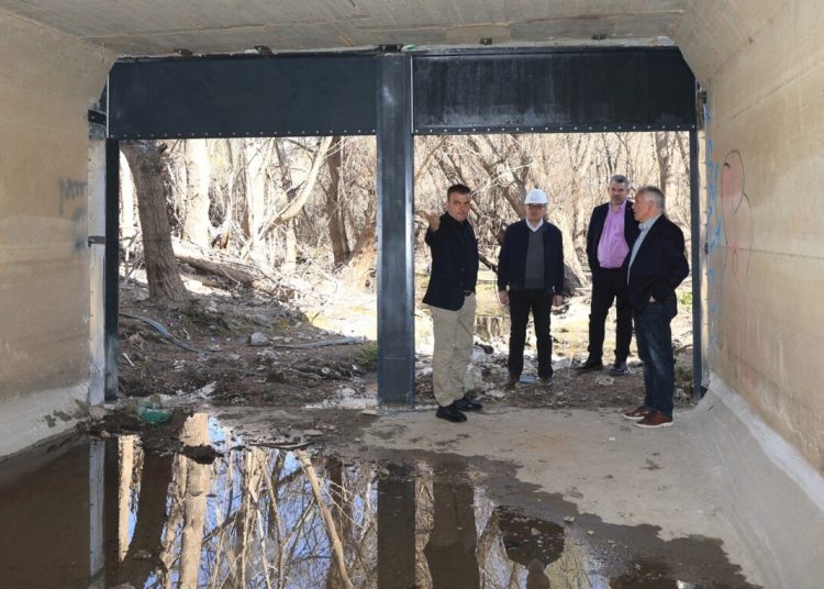 Δήμος Λαρισαίων: Νέα θυροφράγματα στον Άγιο Θωμά – Ολοκληρώθηκαν οι εργασίες εγκατάστασης