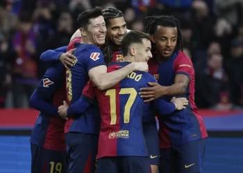 Η Μπαρτσελόνα σκόρπισε τη Σοσιεδάδ με 4-0 και επέστρεψε στην κορυφή