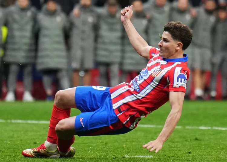 Οι οπαδοί της Ατλέτικο Μαδρίτης δεν ξεχνούν το πέναλτι του Άλβαρες και κινούνται νομικά κατά UEFA και Μαρτσίνιακ