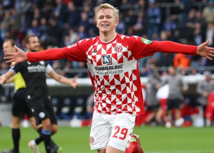 «Λιγουρεύεται» τον παίκτη-αποκάλυψη της Bundesliga για την επίθεσή της η Μπάγερν