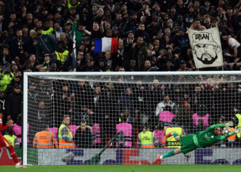 Άλωσε το «Άνφιλντ» η Παρί με ήρωα τον Ντοναρούμα!