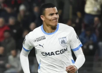 Η Μαρσέιγ δυσκολεύτηκε, αλλά οι θαυματουργοί Γκουιρί και Γκρίνγουντ της έδωσαν το τρίποντο