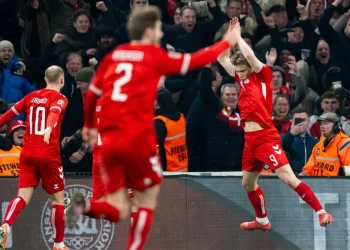 Ο Χόιλουντ απάντησε για το «Siu» μπροστά στον Ρονάλντο: «Δεν ήθελα να κοροϊδέψω, είναι το είδωλό μου»