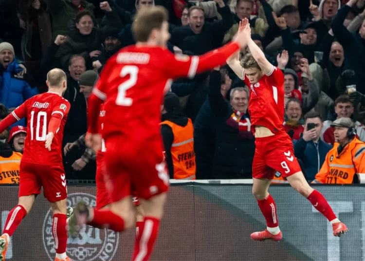 Ο Χόιλουντ απάντησε για το «Siu» μπροστά στον Ρονάλντο: «Δεν ήθελα να κοροϊδέψω, είναι το είδωλό μου»