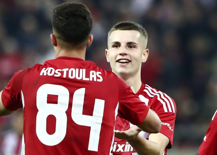 Όλη η Ευρώπη στα… πόδια Κωστούλα και Μουζακίτη