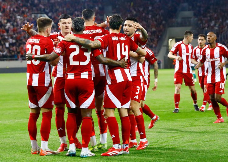 Το ντέρμπι «βάφτηκε ερυθρόλευκο» και πλησιάζουν στον τίτλο οι Πειραιώτες