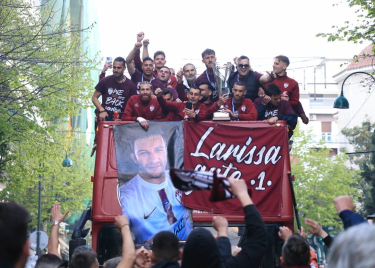 Βυσσινί” παράνοια- Έφτασε το λεωφορείο στο κέντρο της πόλης