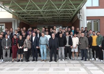 Η Περιφέρεια Θεσσαλίας βράβευσε την ΠΑΕ ΑΕΛ για την άνοδο στην κατηγορία Super League