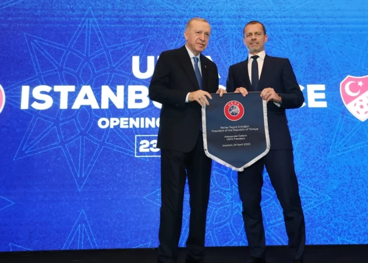Παρουσία Ερντογάν τα εγκαίνια των νέων γραφείων της UEFA στην Κωνσταντινούπολη