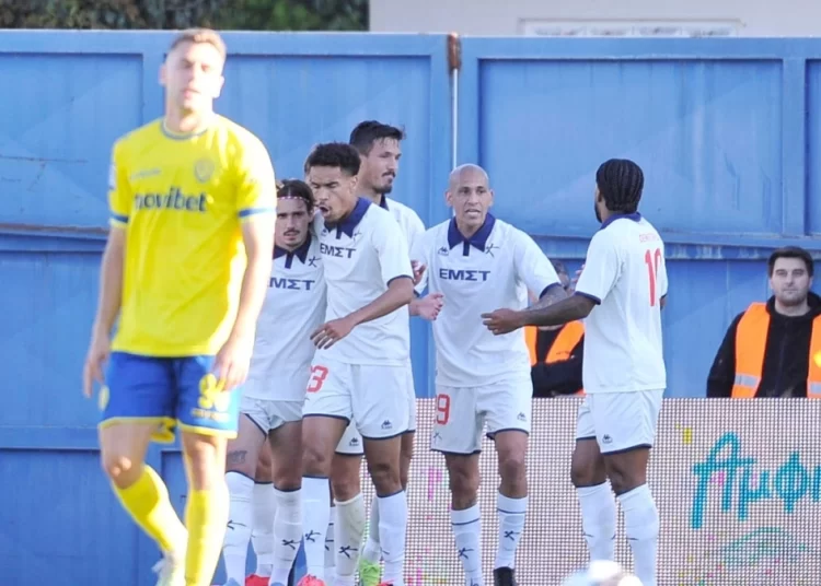 Έμεινε ζωντανή η Athens Kallithea με τη νίκη στο Αγρίνιο