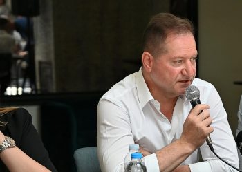 Παρουσίαση Πετράκη, στελεχών και στόχου της ΑΕΛ εν όψει Super League