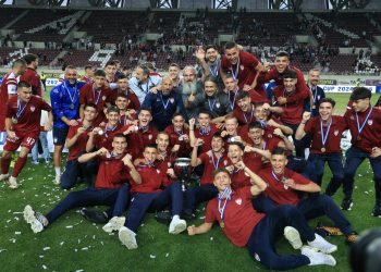  Το σήκωσε και η πρωταθλήτρια Κ19 της ΑΕΛ