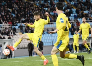 Κοντά σε Αποστολάκη η ΑΕΛ