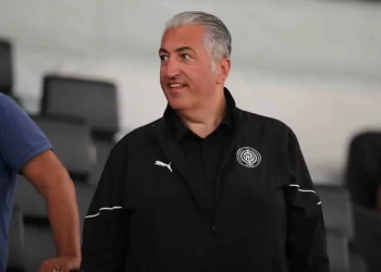 Μπούσης: «Θέλουμε το Κύπελλο, ο μόνος δρόμος να μεγαλώσει ο ΟΦΗ είναι το νέο γήπεδο!»