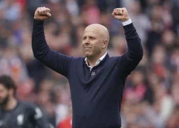 Η Λίβερπουλ δίνει ποσό ρεκόρ στον Σλοτ για μεταγραφές το καλοκαίρι