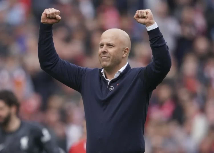 Η Λίβερπουλ δίνει ποσό ρεκόρ στον Σλοτ για μεταγραφές το καλοκαίρι