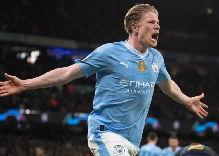 Μια ανάσα από τον Ντε Μπρόινε η Νάπολι