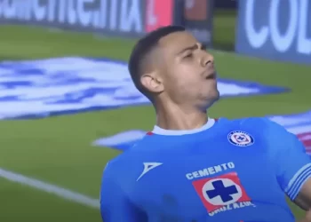 Στον τελικό του Κυπέλλου Πρωταθλητριών CONCACAF με την Κρούζ Αζούλ ο Γιακουμάκης