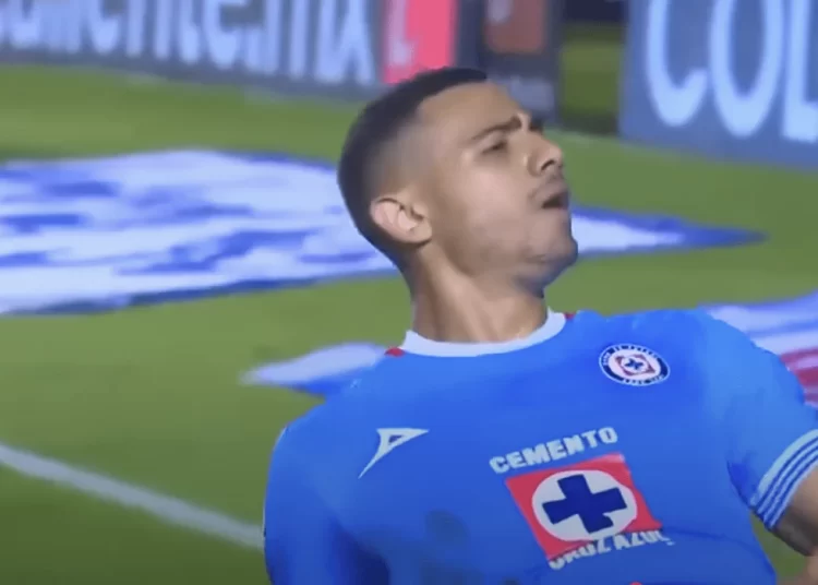 Στον τελικό του Κυπέλλου Πρωταθλητριών CONCACAF με την Κρούζ Αζούλ ο Γιακουμάκης