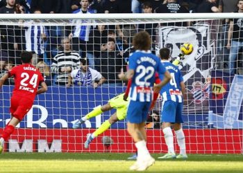  Άσος κινήτρου και ένα δυνατό Over