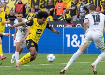 Στην κόψη του ξυραφιού