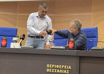 Κάλεσμα Κουρέτα σε ιδιώτες για εμφιάλωση του “κόκκινου νερού”!