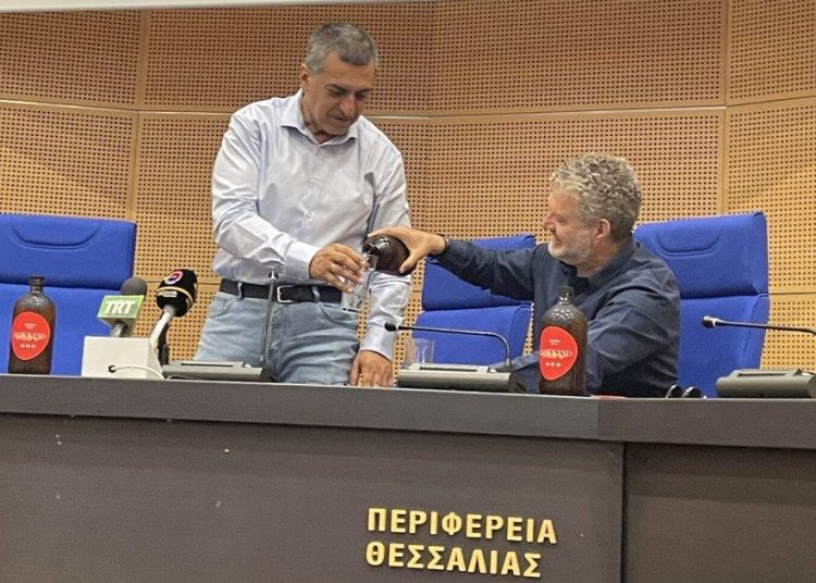 Κάλεσμα Κουρέτα σε ιδιώτες για εμφιάλωση του “κόκκινου νερού”!