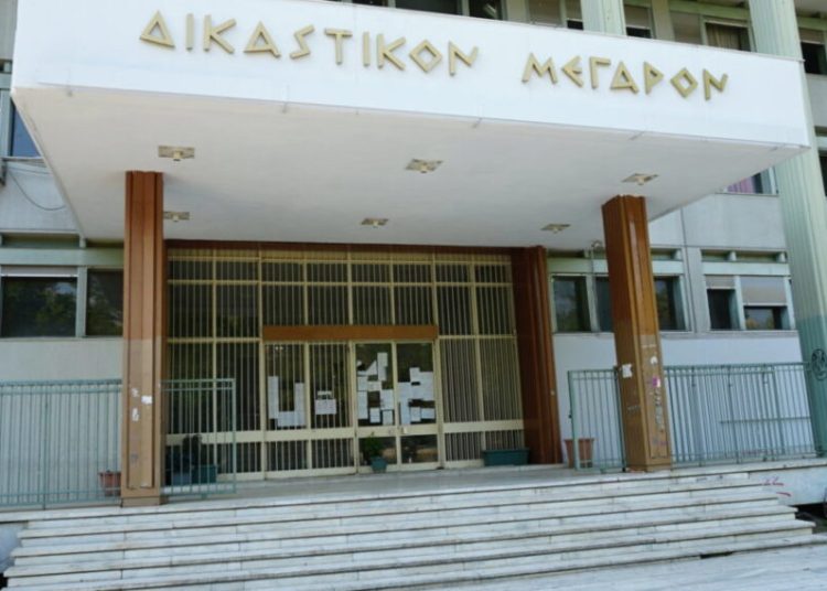 Για τις 7 Ιουλίου αναβλήθηκε η υπόθεση του γιατρού με το φακελάκι