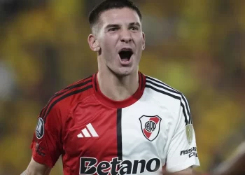 Με την Ρίβερ…