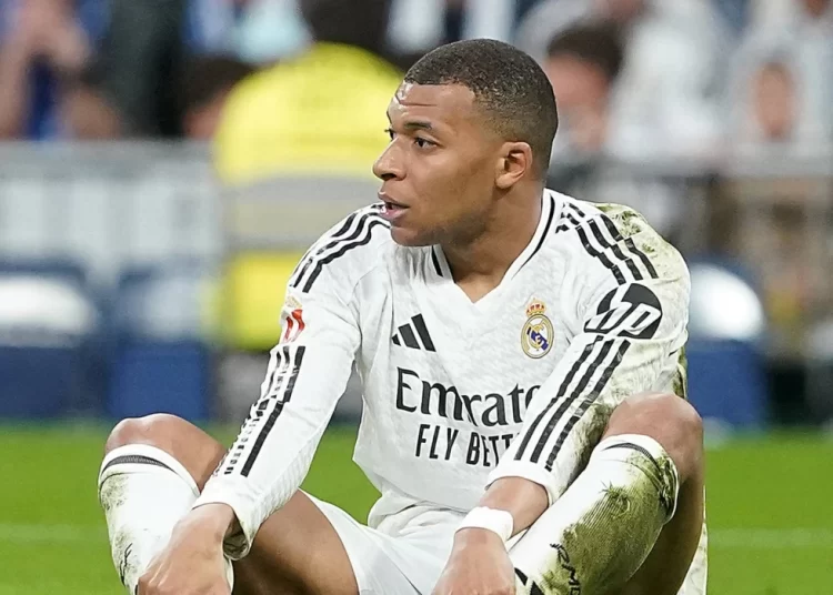 Μπήκε στο νοσοκομείο ο Εμπαπέ – Τι συμβαίνει με τον Γάλλο επιθετικό