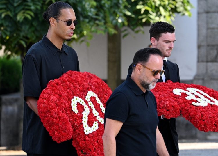 Όλοι ήταν εκεί για το τελευταίο αντίο στον Ντιόγκο Ζότα και τον αδερφό του