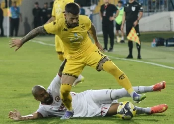 Σοβαρό πρόβλημα με Κάρλες Πέρεθ ο οποίος δέχθηκε επίθεση από σκυλί