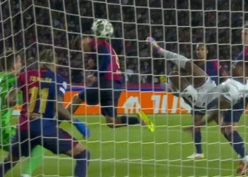 H Μπαρτσελόνα ενδιαφέρεται για Ντούμφρις, σύμφωνα με τον Ρομάνο