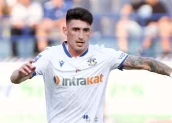 Προβάρει τα βυσσινί ο Σουρλής