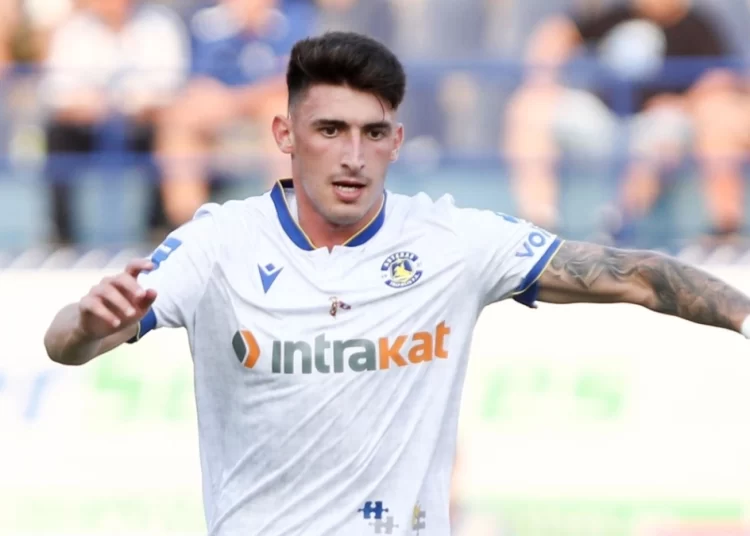 Προβάρει τα βυσσινί ο Σουρλής