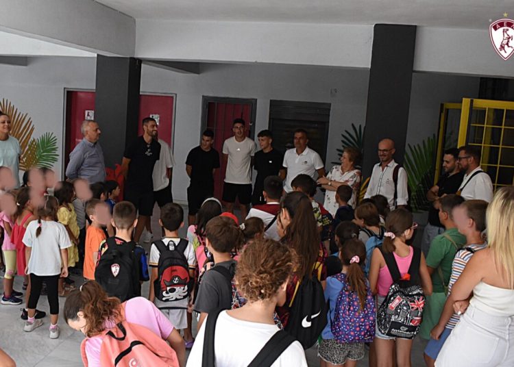 Η ΑΕΛ δίπλα στα παιδιά – Επίσκεψη στο πρόγραμμα «Κατασκήνωση στην Πόλη» του Δήμου Λαρισαίων