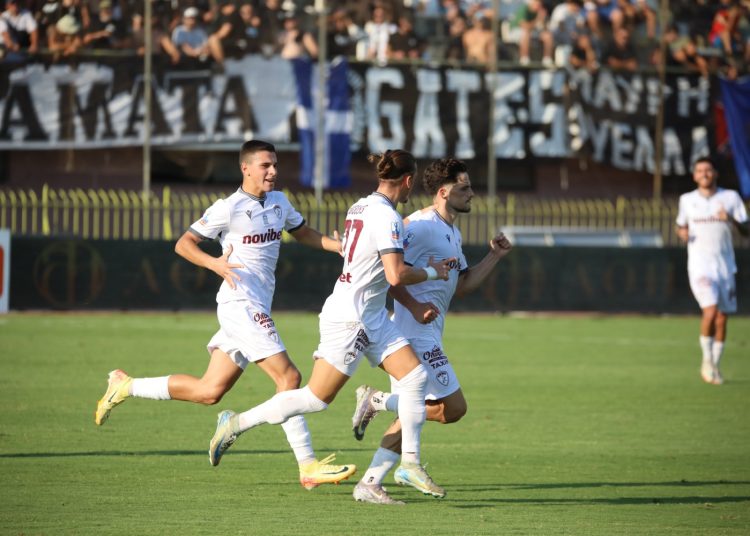 Σαν πας στην Καλαμάτα γυρνάς με το διπλό