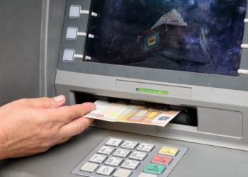 Από τη Δευτέρα 11 Αυγούστου δωρεάν αναλήψεις από τα ΑΤΜ των ελληνικών τραπεζών