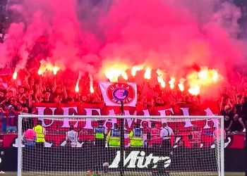 Πανό κατά της UEFA στον τελικό του Community Shield από τους οπαδούς της Κρίσταλ Πάλας
