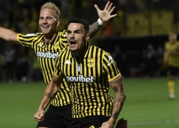 Οι στόπερ του Άρη υπέγραψαν το πρώτο τρίποντο