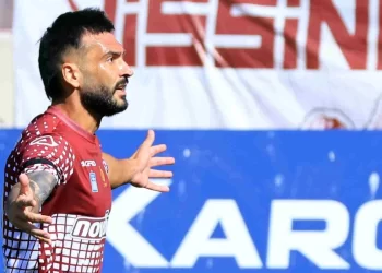 Παρελθόν από την ΑΕΛ Μωραΐτης, Παναγιωτίδης και Δούμτσης