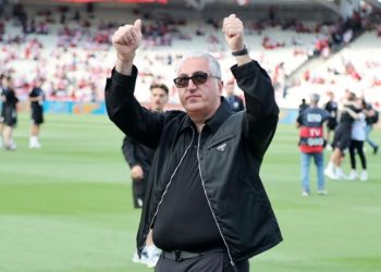 Μπούσης στους παίκτες του ΟΦΗ: «Είστε η πιο δυνατή ομάδα που είχαμε ποτέ»