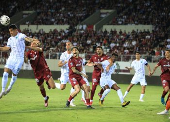 Λύγισε στο φινάλε…