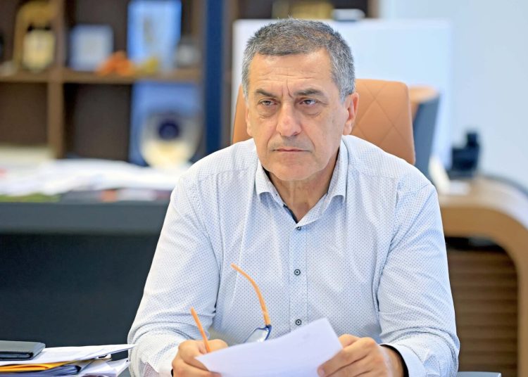 Η Περιφέρεια Θεσσαλίας χρηματοδοτεί την κατασκευή έξι κολυμβητηρίων στη Θεσσαλία