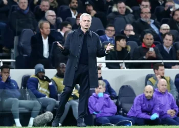 Φαβορί να αναλάβει ομάδα του Λονδίνου ο Μουρίνιο