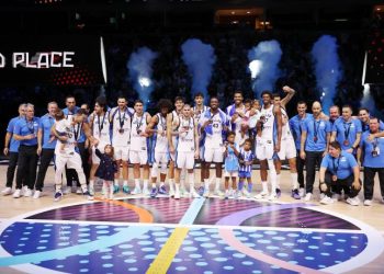 ΕΛΛΑΔΑΡΑ ΟΜΑΔΑΡΑ, λύγισε τη Φινλανδία και πήρε το χάλκινο στο EuroBasket 2025, το πρώτο μετάλλιο μετά από 16 χρόνια