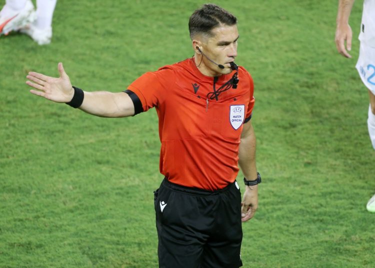 Οι αποδοχές των διαιτητών βγήκαν… στη φόρα – Ο τοπ ρέφερι που αμείβεται με τα λιγότερα