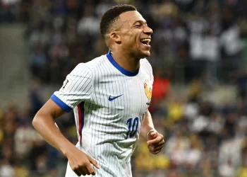 Μπαπέ: «Όσο περισσότερα χρήματα έχεις, τόσο περισσότερα είναι και τα προβλήματα»