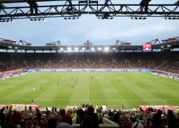 Super League: Μισή ντουζίνα ομάδες κλήθηκαν σε απολογία